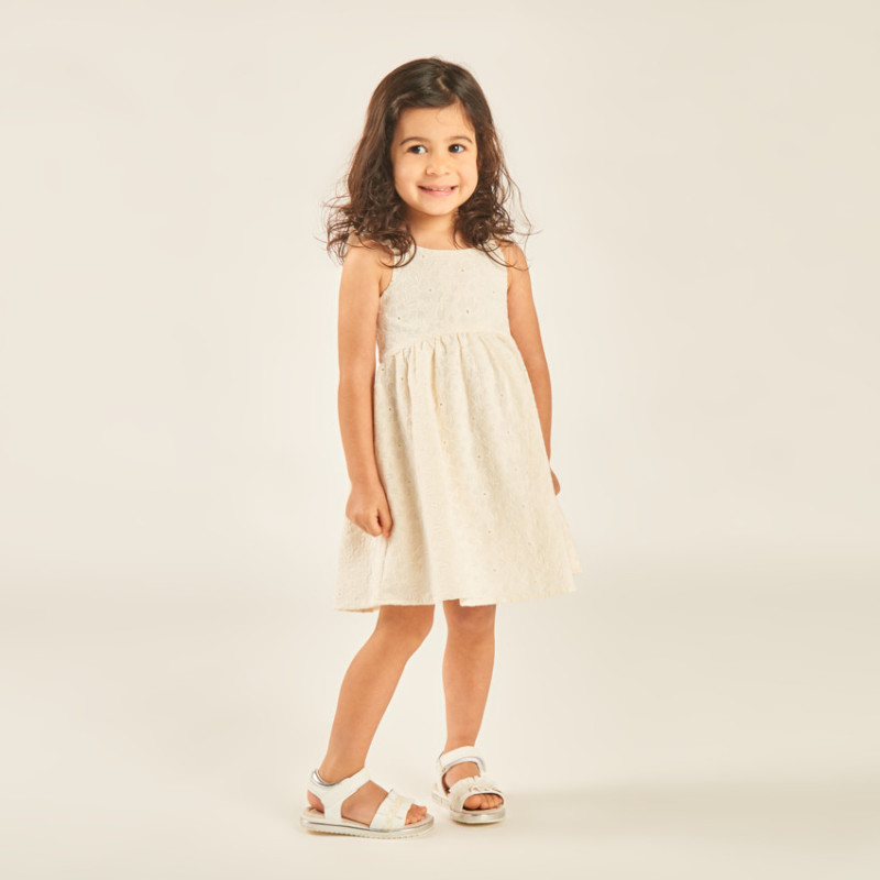 Robe à bretelles en broderie anglaise avec dos ajouré pour b